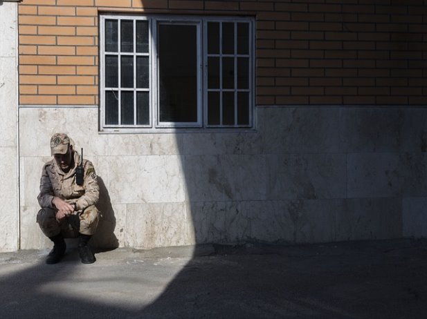 먼 거리를 응시 Distant Gazing