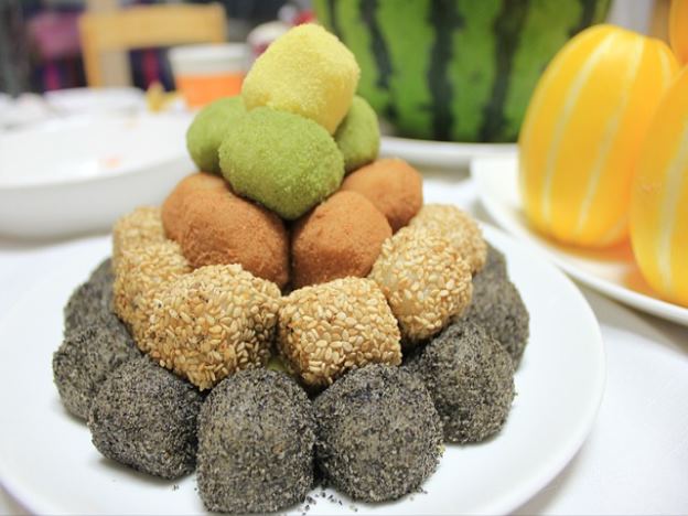 티라미수 생일 케이크